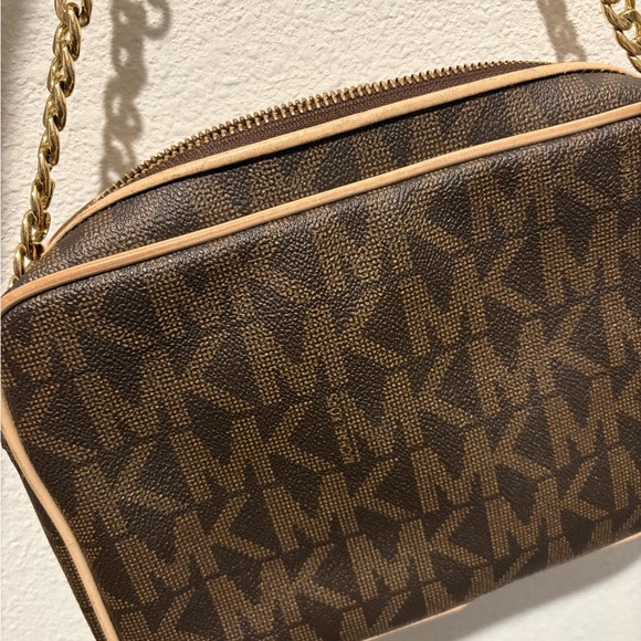 Michael Kors Jet Set Signature PVC Crossbody – Brown Logo w/ Gold Chain - Picture 5 of 7